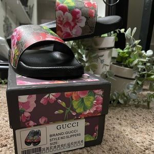 Floral Gucci slides
